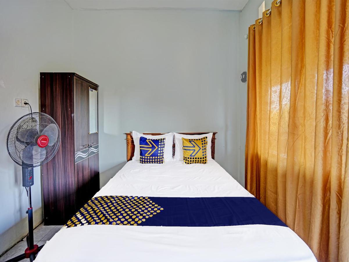 Spot On 91595 Sruni Syariah Hotel Gedangan Kültér fotó